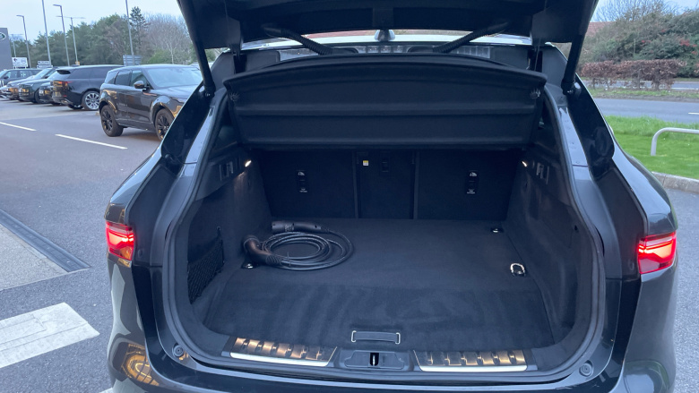 Jaguar F-Pace 2.0 P400e R-Dynamic SE 5dr Auto AWD Estate